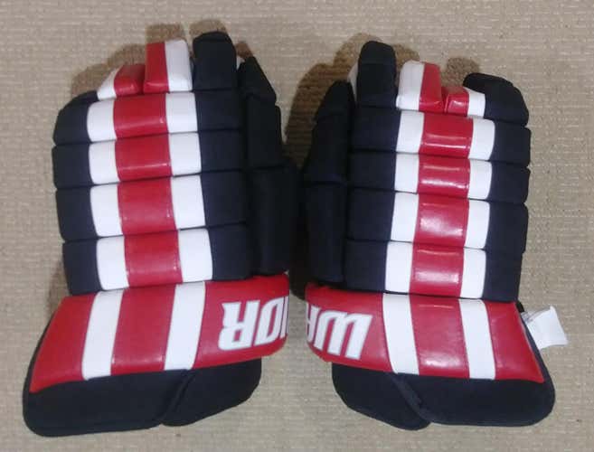 Warrior Senior Bully Hockey Gloves - Mismatch Pair 1/14" & 1/15" - NEW