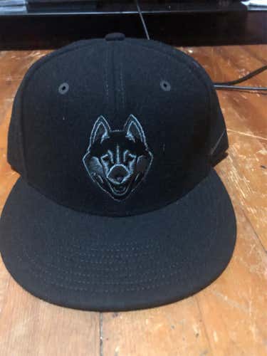 UCONN Men's One Size Fits All Nike Hat