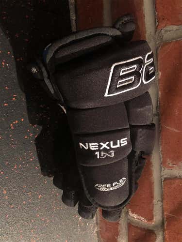 Black Senior Bauer Nexus 2N 14" Pro Stock Gloves