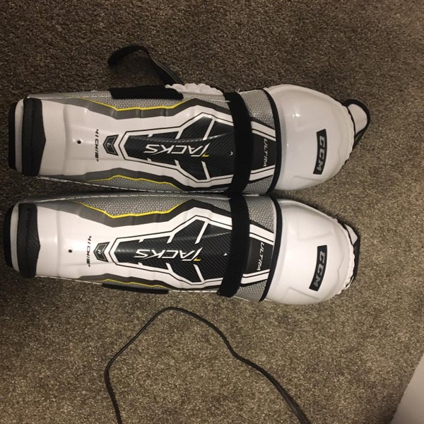 Senior CCM Ultra Tacks Pro Stock Shin Pads