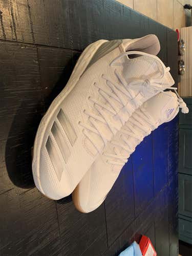 White Men's Metal Low Cut