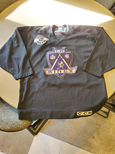 LA Kings Adult Large CCM Jersey