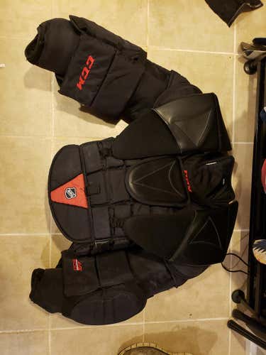 Used Senior Medium CCM AB500 Goalie Chest Protector