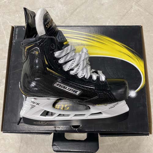 New Bauer Supreme 2S Pro Jr Hockey Skates Size 4 D