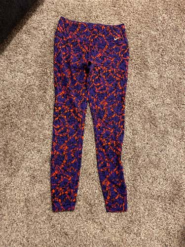 Women’s Adult Medium Nike Pants