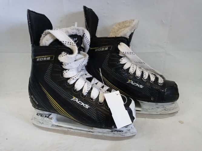 Used Ccm Tacks 2052 Youth 13.0 Ice Skates Ice Hockey Skates