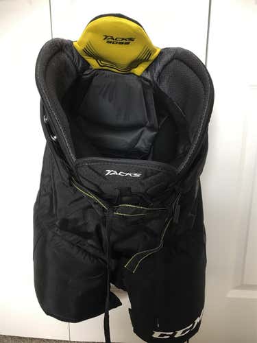 Black Senior Medium CCM Tacks 3092 Hockey Pants
