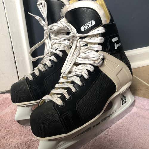 Senior CCM Tacks SL-2500  Size 8 Hockey Skates