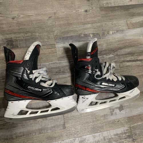 Senior Bauer Vapor 2X Regular Width  Size 9 Hockey Skates