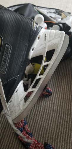 Used Youth Bauer Hockey Skates Size 1