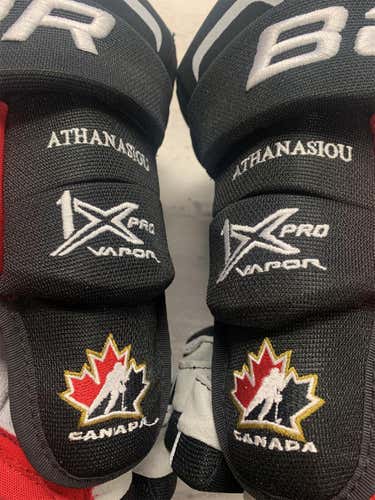 DIGITAL PALMS! New Team Canada 15” Bauer Vapor 1x Pro Stock Glove