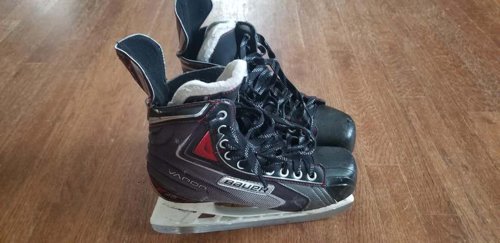 Senior Used Bauer Vapor x40 Hockey Skates Size 7