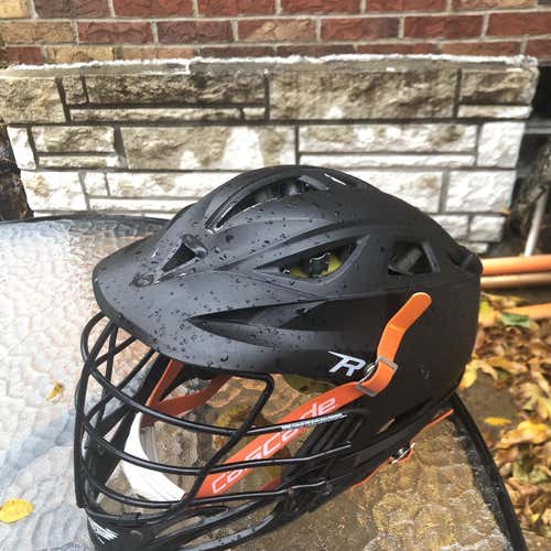 Black Adult Player's Cascade R Helmet