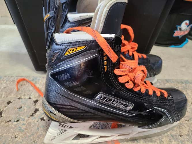 Used Senior Bauer Supreme MX3 Hockey Skates Regular Width Pro Stock Size 9.5