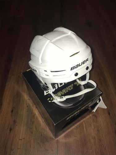 White New Medium Bauer Re-Akt 75  Helmet