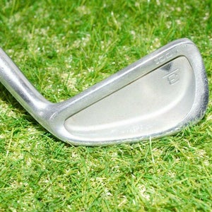 Titleist 	Dci 	3 Iron 	Right Handed 	38.5"	Steel 	Regular 	New Grip