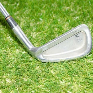 Titleist 	Dci 	5 Iron 	Right Handed 	37.5"	Steel 	Regular 	New Grip