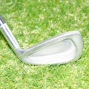 Titleist 	Dci 	9 Iron 	Right Handed 	35.5"	Steel 	Regular 	New Grip