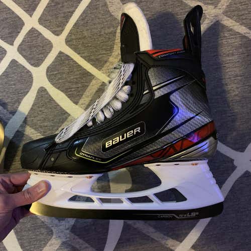 Senior Bauer Vapor 2X Pro Regular Width Size 9 Hockey Skates