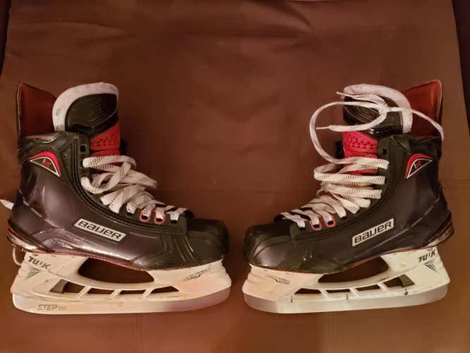 Used Senior Bauer Vapor 1X 2.0  Size 8.5 D includes 2 sets of blades!