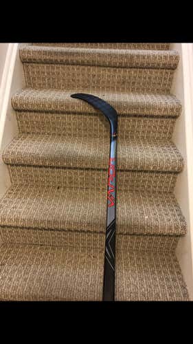 Senior Right Handed Vapor FlyLite Mid Pattern  Hockey Stick