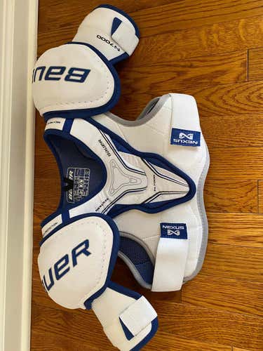 Used Bauer Nexus 7000 Medium Ice Hockey Shoulder Pads