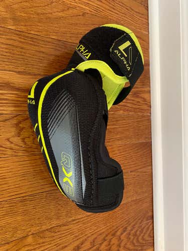 Used Junior Small Warrior Alpha QX3 Elbow Pads