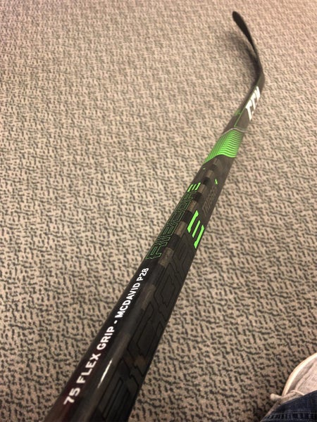 Senior Right Handed RibCor Trigger 4 PRO P28 Pattern 75 Flex Hockey Stick