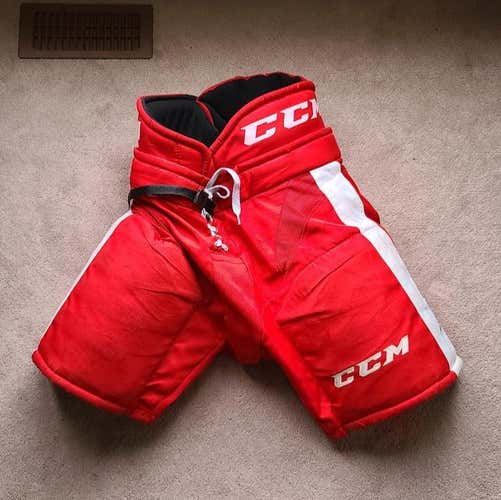 OHL Sault Ste. Marie Greyhounds HP31 Hockey pants. (Medium) Used