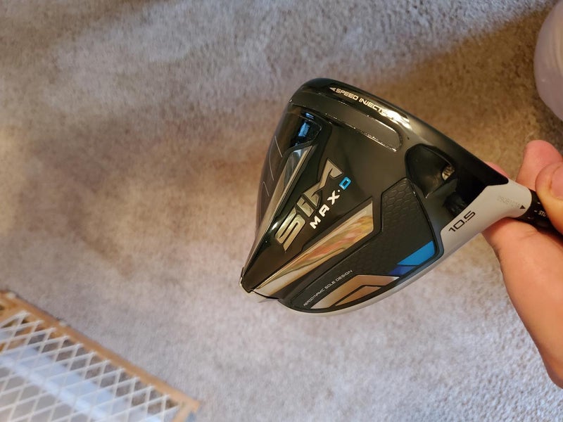 New Men's TaylorMade Right Handed Sim Max D Driver Regular Flex 10.5 Loft