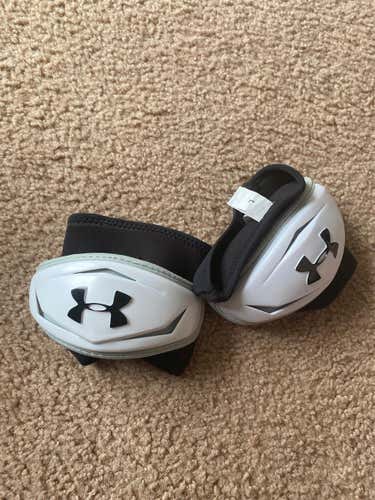 New Large Under Armour Revenant Elbow Caps