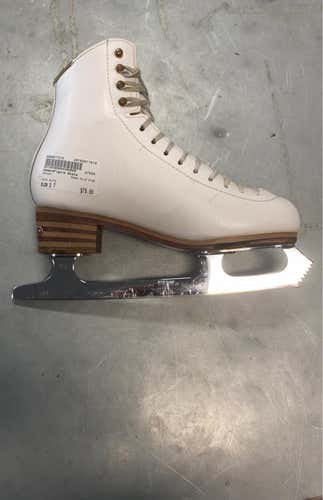 Used Jackson White Size 7 Figure Skates