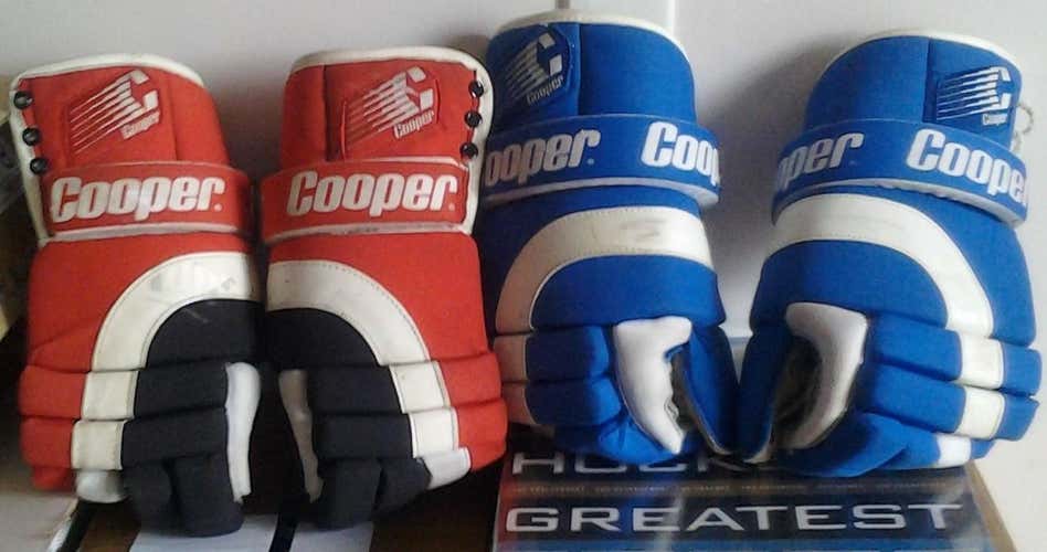 The Coopers (2 pairs) - Vintage Cooper Hockey gloves