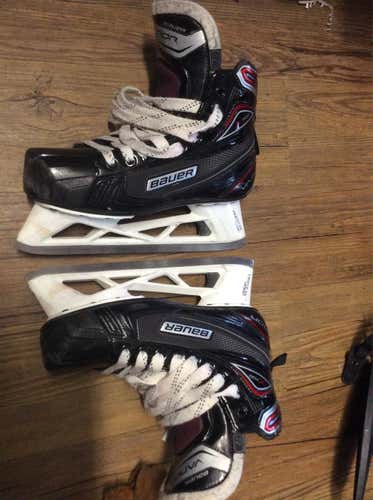 Senior Bauer Vapor X700 Regular Width Size 7.5 Hockey Goalie Skates