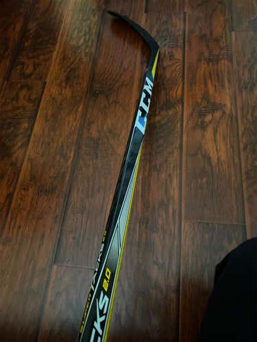 Senior Right Handed Super Tacks 2.0 Toe Pattern Pro Stock Hockey Stick