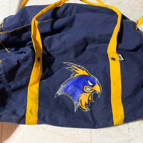 Delaware Jr Blue Hens Team Issued Used Bag