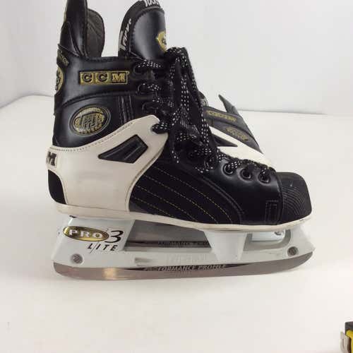 Senior CCM Super Tacks Size 8 Hockey Skates