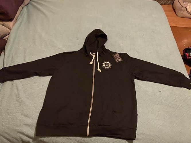 Boston Bruins New with Tags Adult XL Zip Up Hoodie