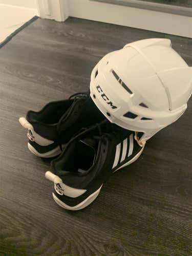 Used Large CCM Vector V08 Helmet