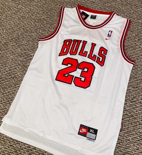 Michael Jordan Vintage Chicago Bulls Size XL Jersey