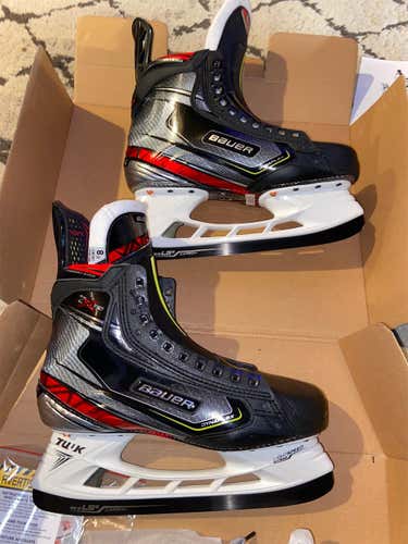 Senior Bauer Vapor 2X Pro Extra Wide Width  Size 8.5 Hockey Skates
