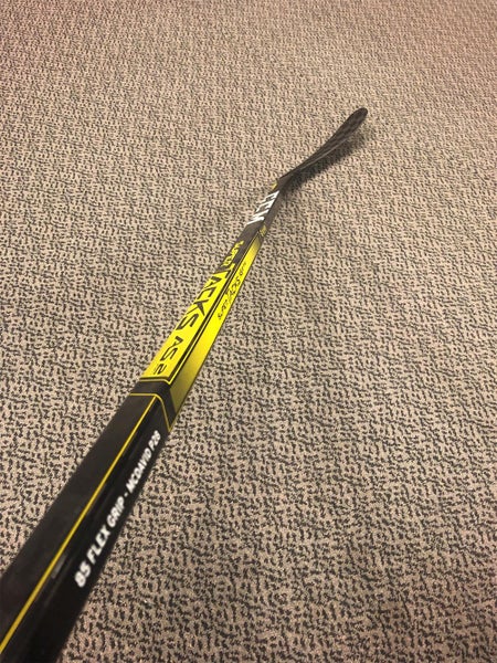 Senior CCM Right Handed Super Tacks AS2 Pro P28  Pattern 85 Flex Hockey Stick