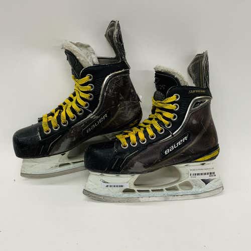 Junior Bauer Supreme 180 Regular Width Size 2 Hockey Skates