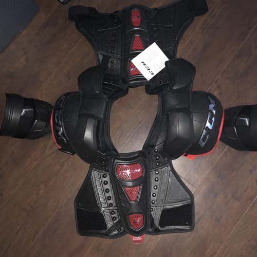 Senior Medium CCM U+ CL  Shoulder Pads