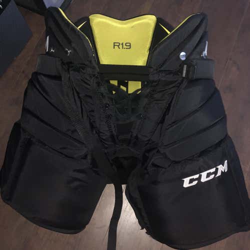 Black Senior Medium CCM Premier R1.9  Hockey Goalie Pants