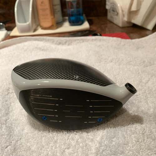 Men's Right Handed SIM Max 10.5 Loft Driver