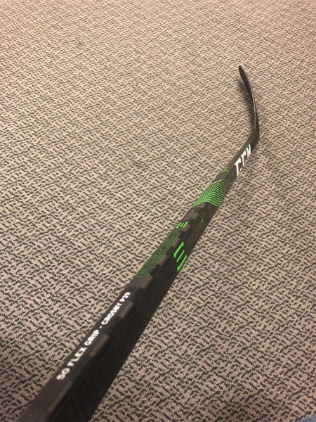 CCM Junior Right Handed RibCor Trigger 4 PRO P29  Pattern 50 Flex Hockey Stick