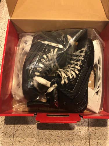 Senior CCM Ribcore 42k Regular Width  Size 8 Hockey Skates
