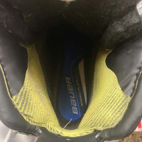 Senior Bauer Supreme 2S Pro Regular Width Size 9.5 Hockey Skates