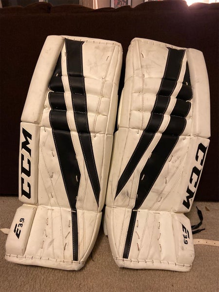 Black Intermediate 29" CCM Extreme Flex E3.9 Goalie Leg Pads
